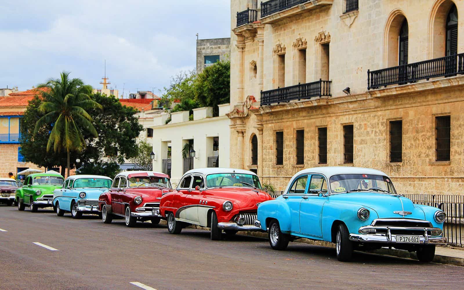 Travel to Cuba: A Complete Guide to Vacationing in Cuba